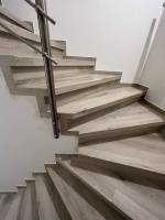  Vinylove schody s nosem Dub Natur Light